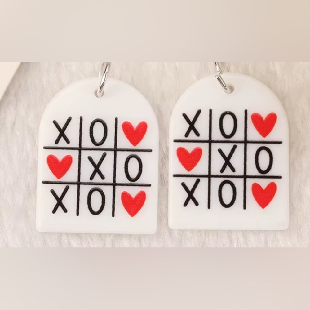 NWT - tic tac toe love acrylic dangle double sided earrings set - Picture 2 of 3